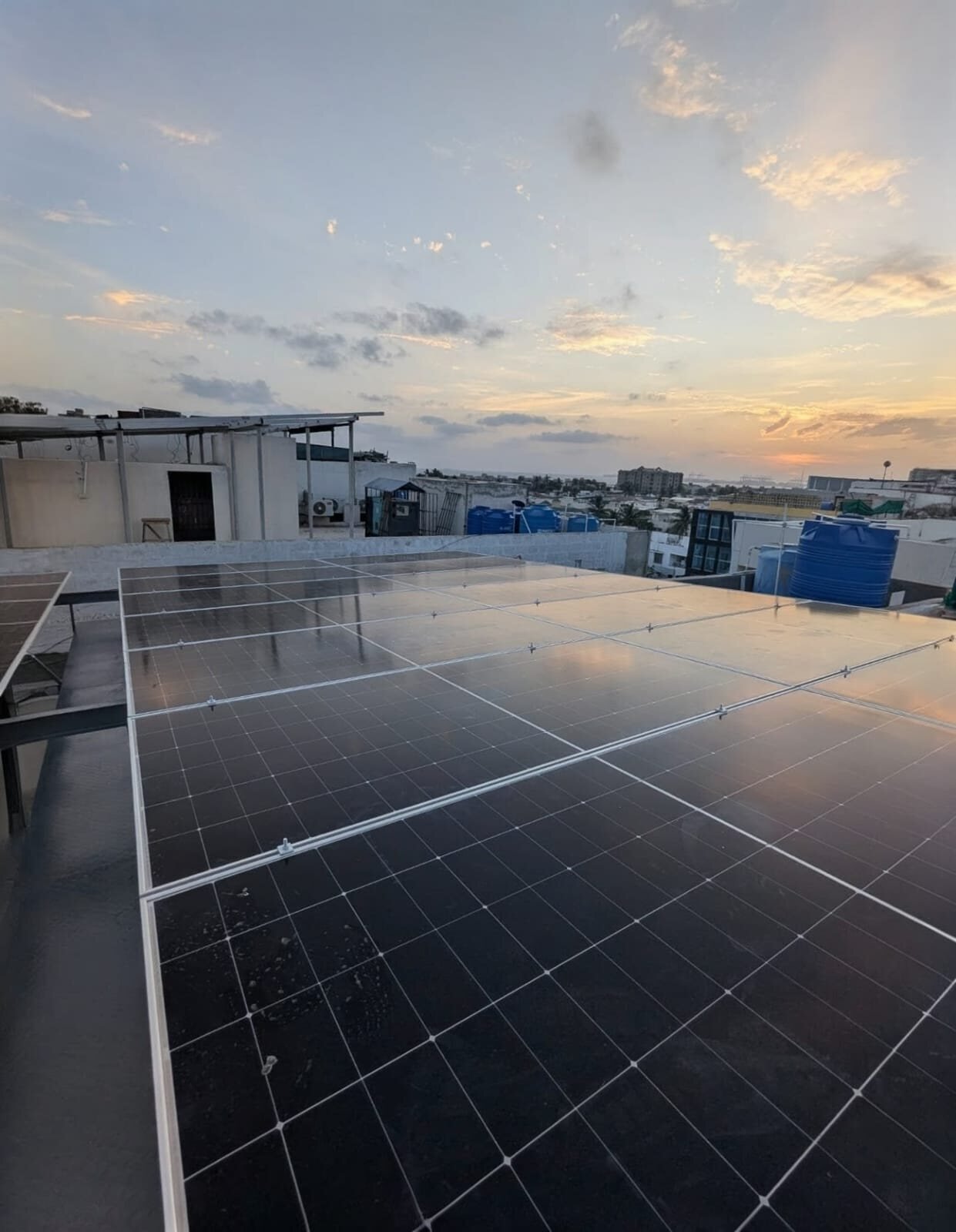 Residential hybrid solar and lithium battery installation